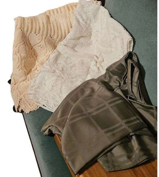 Assorted Vintage Linens & Crochet Tableclothes image