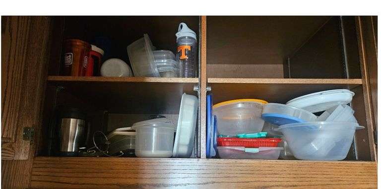 Kitchen Cabinet Contents Lot image