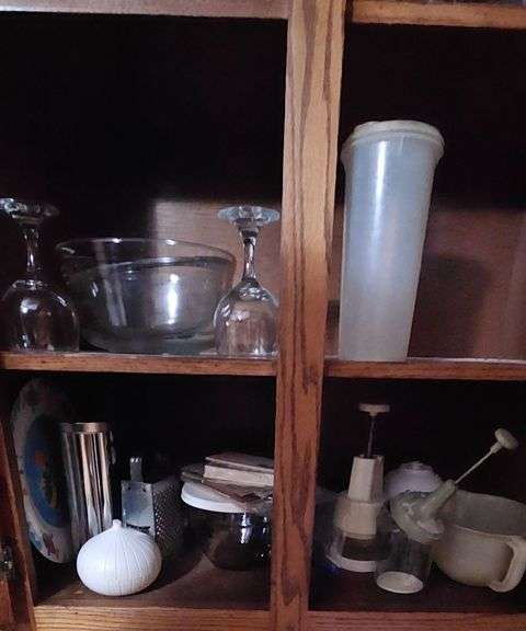 Cabinet Contents Lot – Mixed Kitchenware image