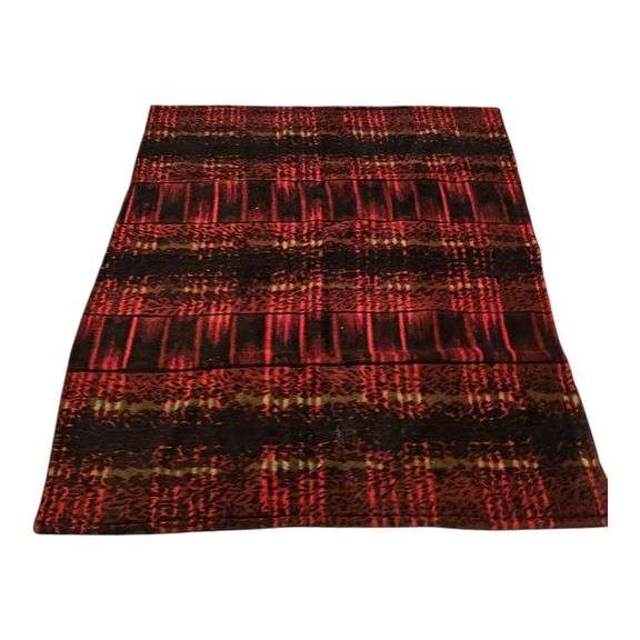Plush Accent Rug – Red & Black Patterned Design image
