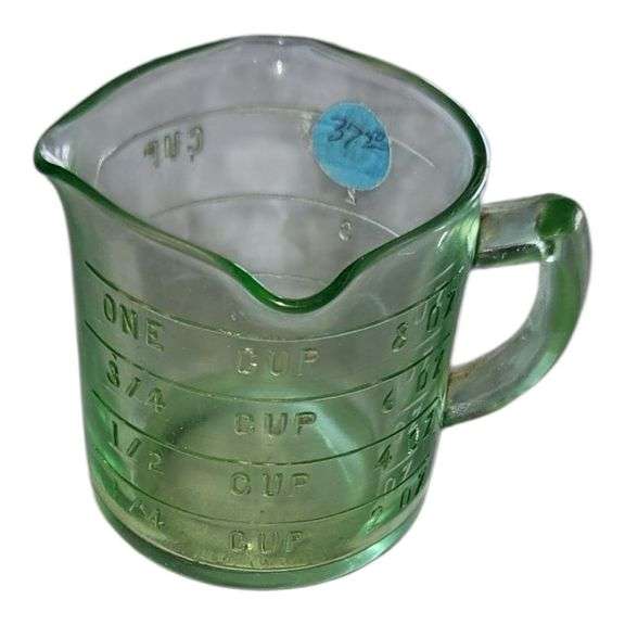 Hazel-Atlas Green Uranium Glass Measuring Cup – Glows Under UV – Vintage Depression Glass image