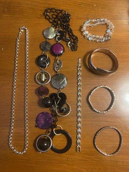 2 necklaces + 5 bracelets image