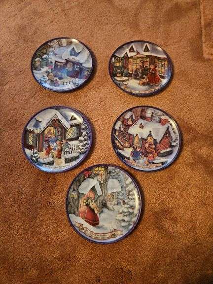 Christmas bunny plates image