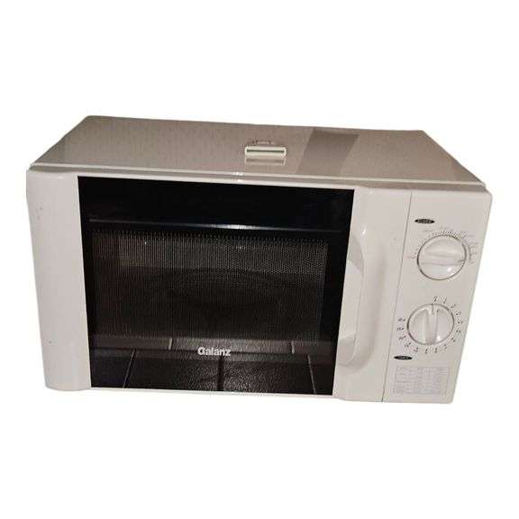 Galanz White Countertop Microwave image