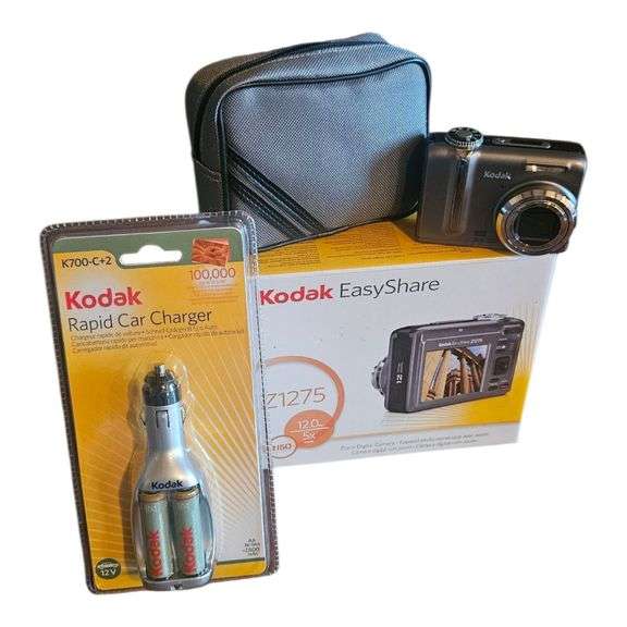 Kodak EasyShare Z1275 Digital Camera with Case & Rapid Car Charger image