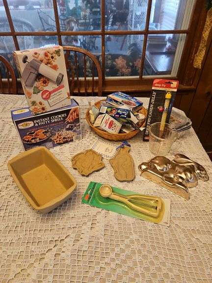 Baking Accessories image