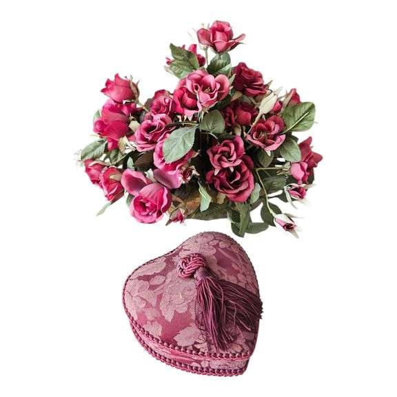 Heart-Shaped Musical Jewelry Box with Rose Floral Arrangement image