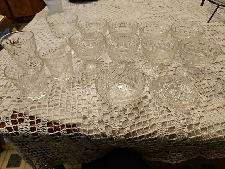 Miscellaneous desert cups and plates image