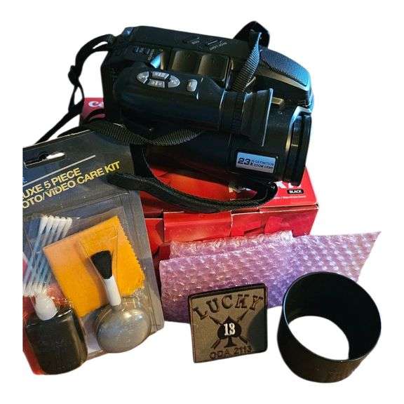 Quasar Palmcorder VHS-C Video Camera with Accessories image