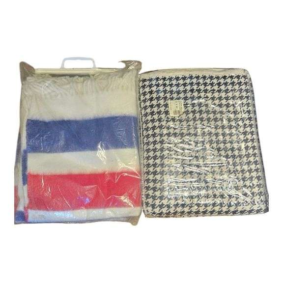Blanket Lot – 2 Pack (Still in Packaging) image