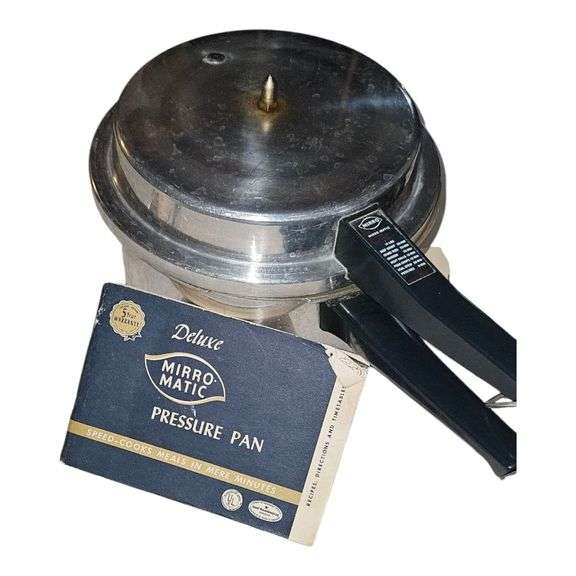 Vintage Mirro-Matic Deluxe Pressure Pan image