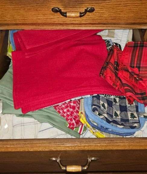 Large Assorted Kitchen Linens Lot – Towels, Potholders, Napkins & Embroidered Pieces image