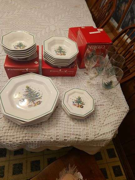 Nikko Set of 5 Dinnerware Set image