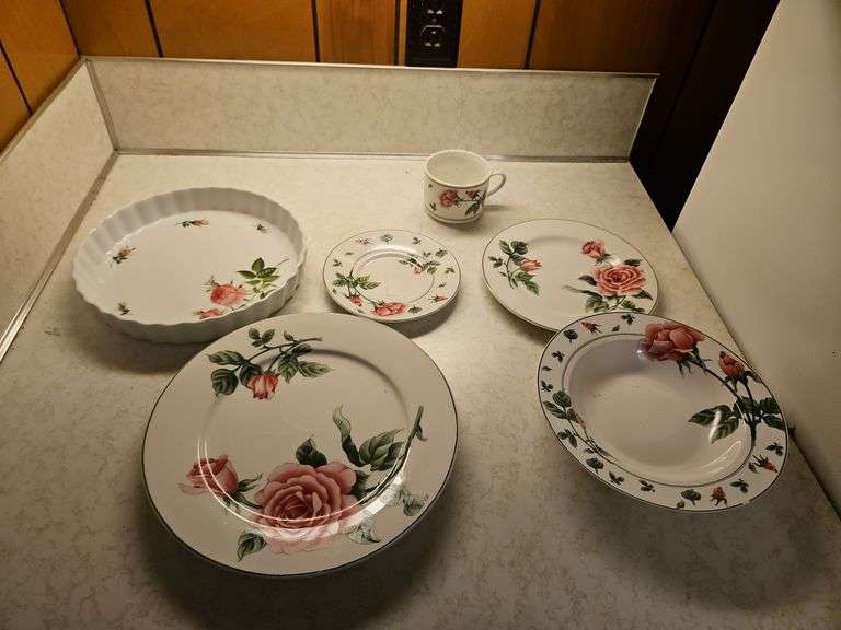 English Rose Dinnerware Pattern by  China Pearl. image