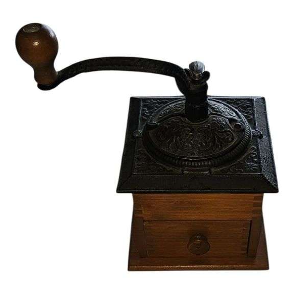 Vintage Hand-Crank Coffee Grinder – Wood Base & Cast Iron Top image