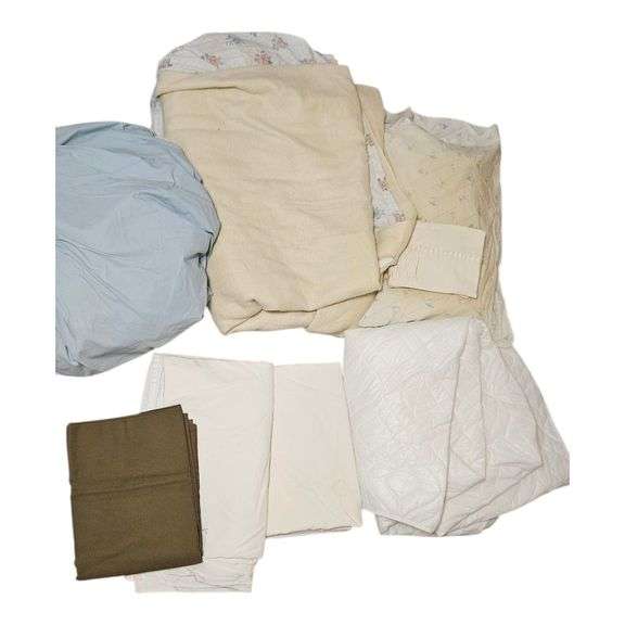 Lot — Miscellaneous Bedding & Linens image