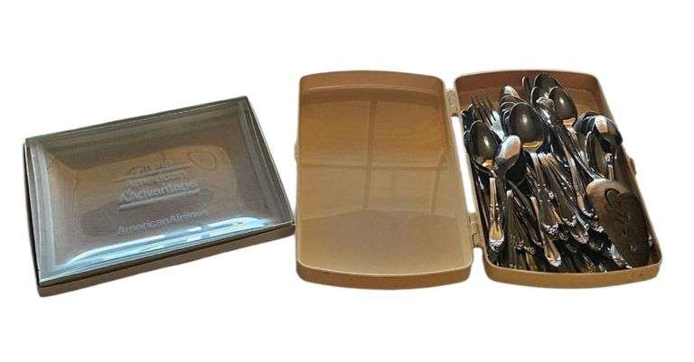 Stainless Flatware Set image