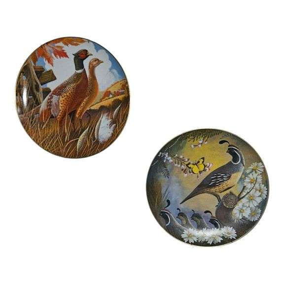 Pair of Limited Edition Wildlife Collector Plates – Larry Toschik (1979) image