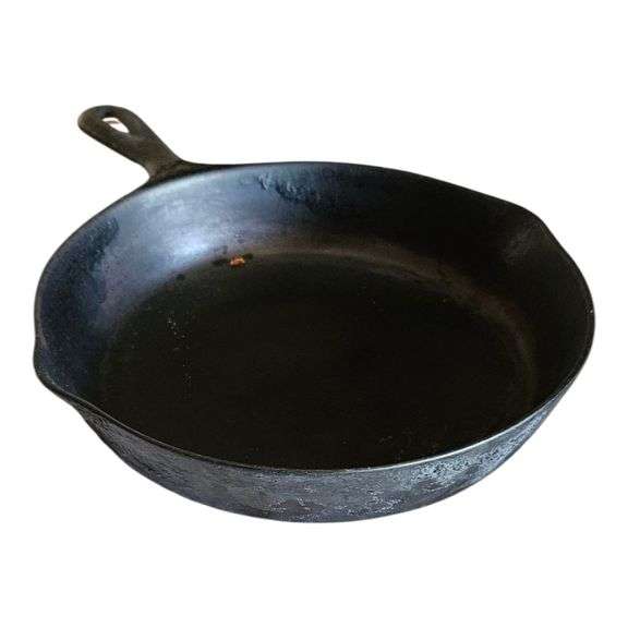 Vintage Martin Stove & Range Co. Cast Iron Skillet – Florence, Alabama Description: image