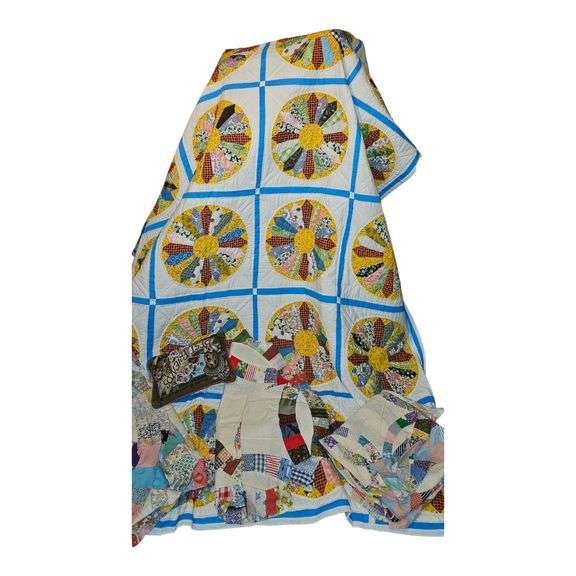 Hand-Stitched Dresden Plate Quilt with Extra Quilt Blocks image