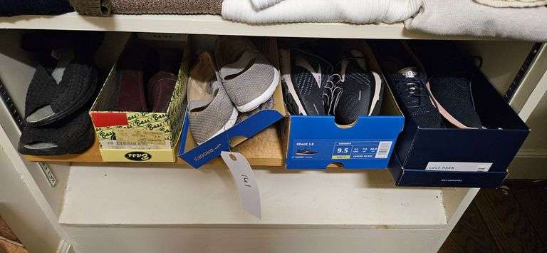 Women’s Shoe Collection image