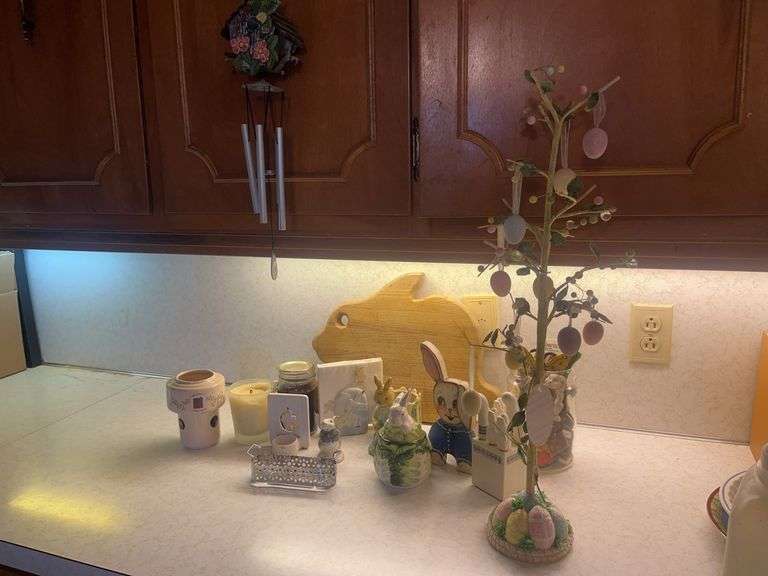 kitchen bunny decor and candles image