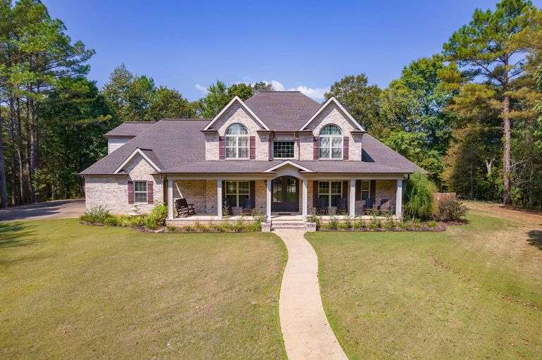 Custom Home on 130 Acres Hickory Flat, MS image