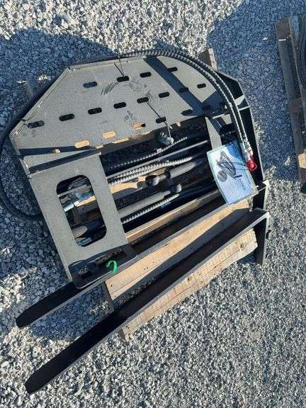 Skid steer side shift fork image