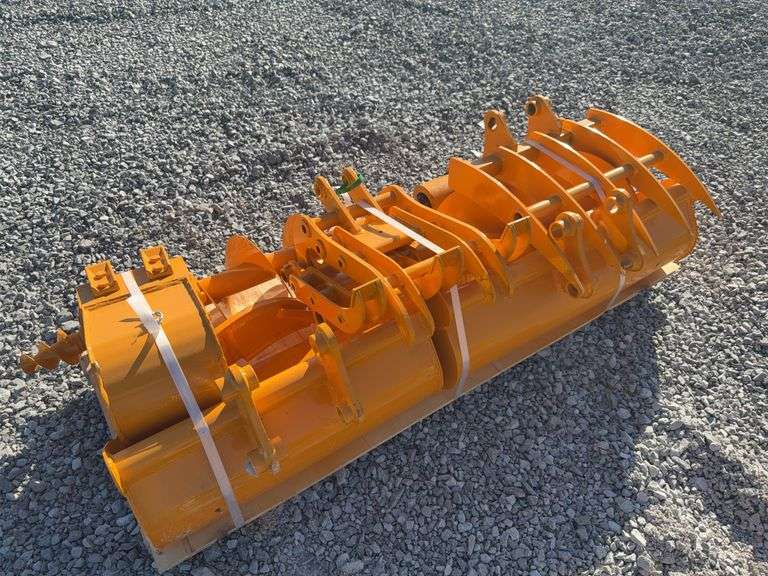 QTY (8) CAT 301 Excavator attachments image