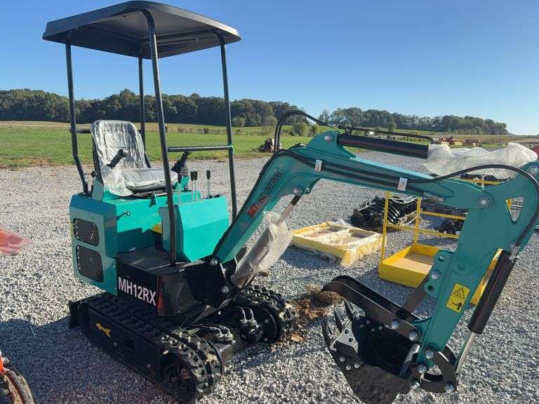 AGT Industrial MH12RX mini excavator image