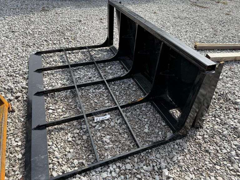 Land Leveler Attachment – Model D-PDQ (2025)

Serial Number: D-PDQ2508219
Date of Manufacture: August 2025
Length: 800 mm
Width: 1200 mm
Weight: 132 kg
Compatibility: Fits Standard Skid Steer Loaders image