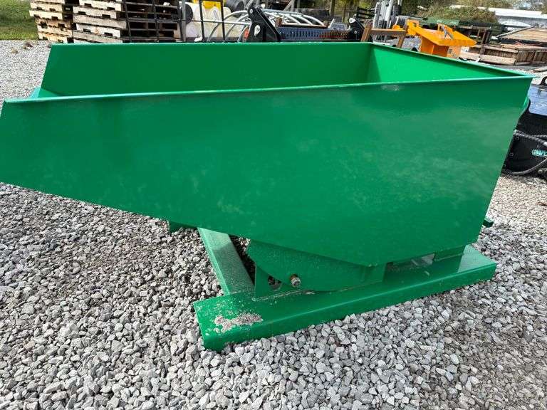 Pallet fork dumpster image