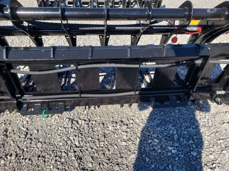 Skid steer grapple. 72" wide. image