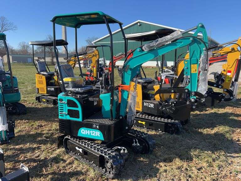 QH12R Mini Excavator image