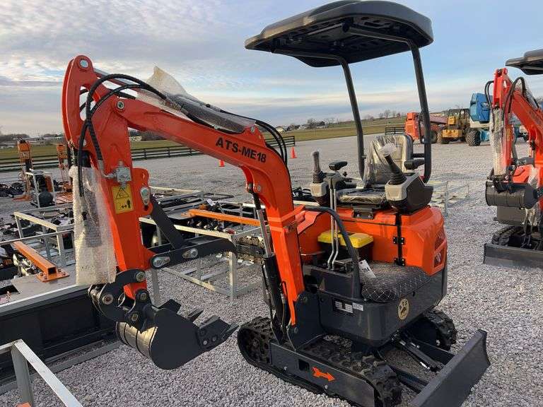 ATS–ME18 ATS–ME18 11.4 hp Mini Excavator image