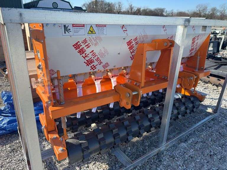 Land honor no till drill image