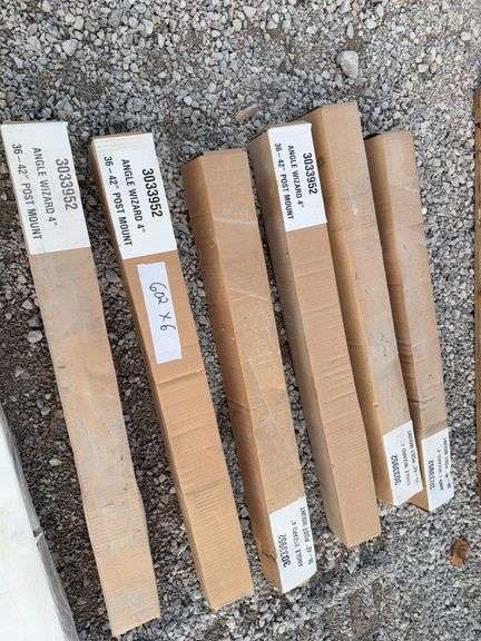 36-42in Post Mount Angle image