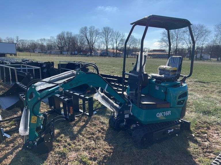 QK16R Mini Excavator image