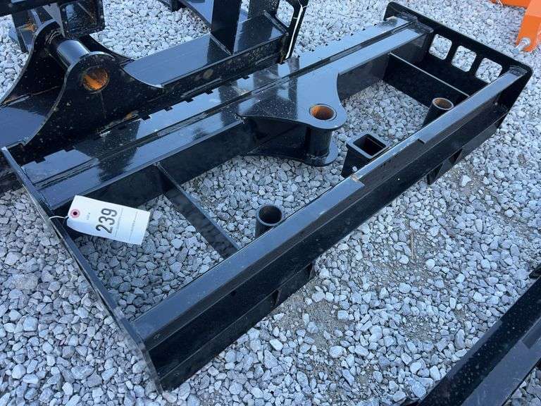 Wolverine 3 in 1 Skid Steer Attachment Plate image