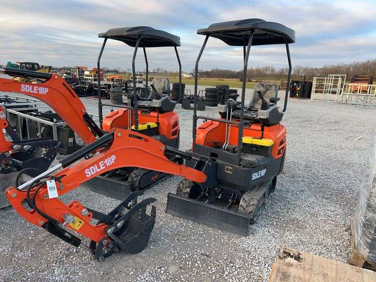 SDLE18P Mini Excavator image