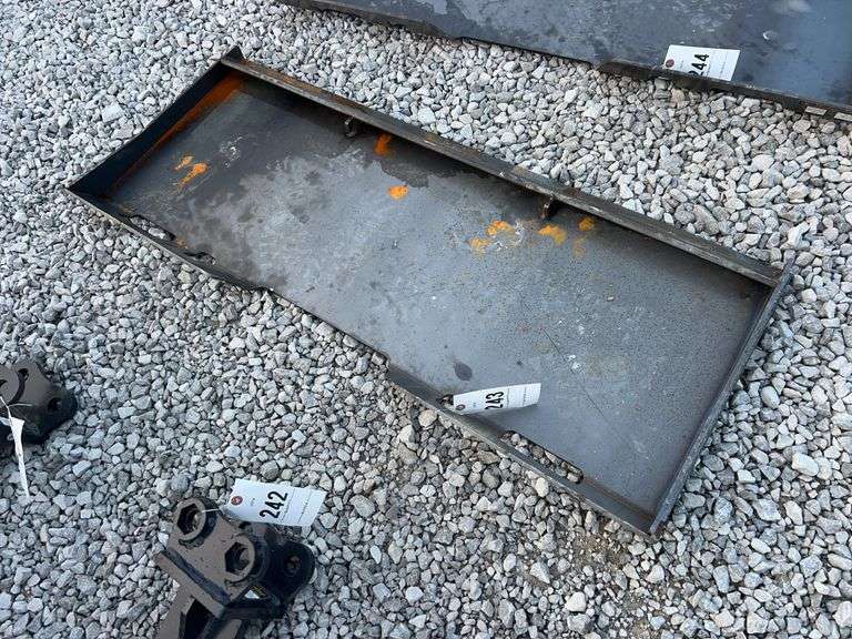 Skid Steer Attachment Plate image