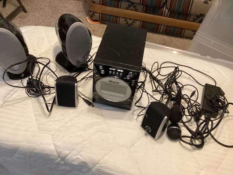 Memorex All-Tuning Stereo Compact Disc Component System with Speakers and Microphones image