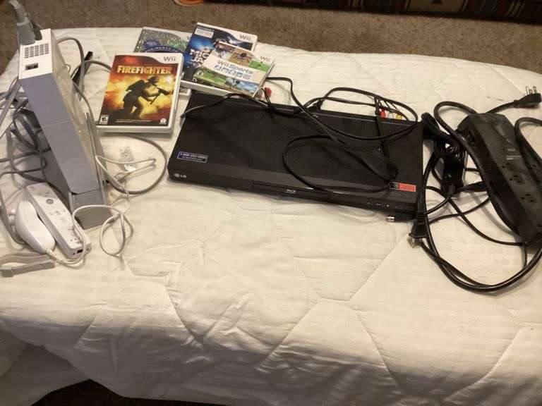 Wii Console with Games, LG Blu-Ray Player and Power Strip - Lot 005 image