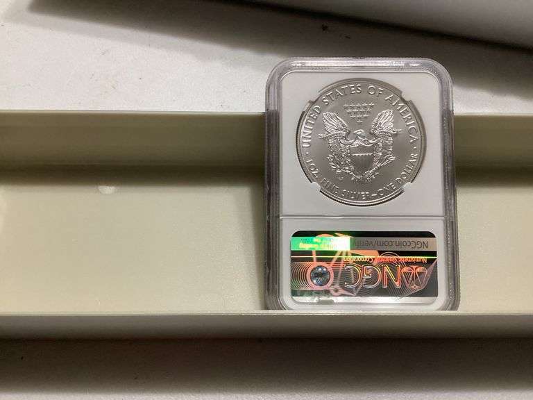 2018-W Burnished Silver Eagle $1 First Day Washington MS 70 NGC Authentic Hand-Signed image