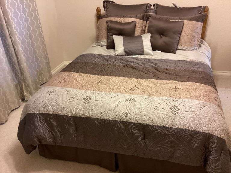 Queen Size Bed Frame image