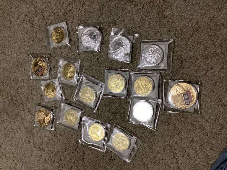 Lot of Assorted Commemorative Coins - Lot 043 image