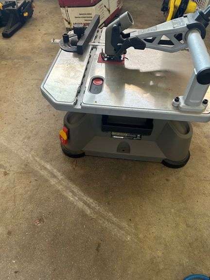 Benchtop Band Saw image