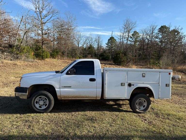 2007 Chevrolet 2500 Truck with Utility Bed and Toolboxes image