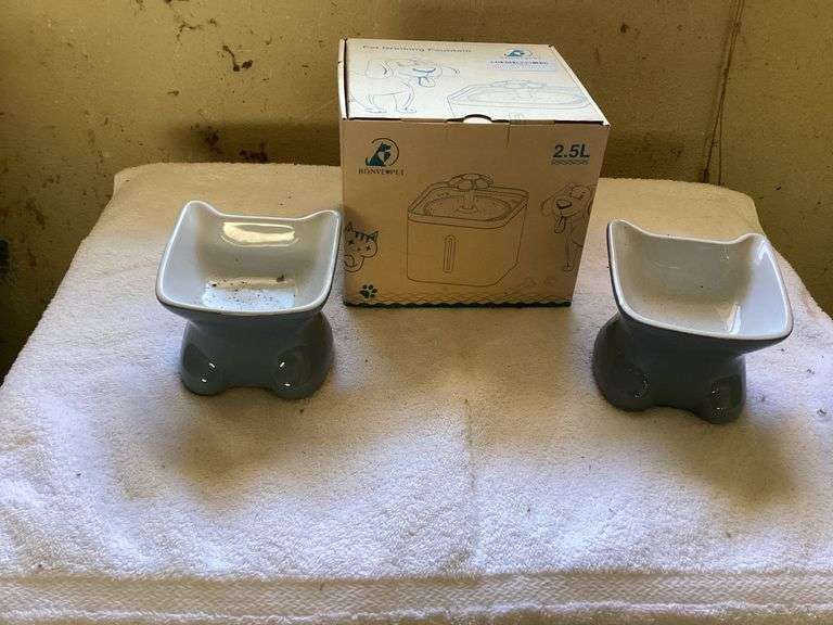 RONVET Pet Drinking Fountain with Cat Shaped Bowls image