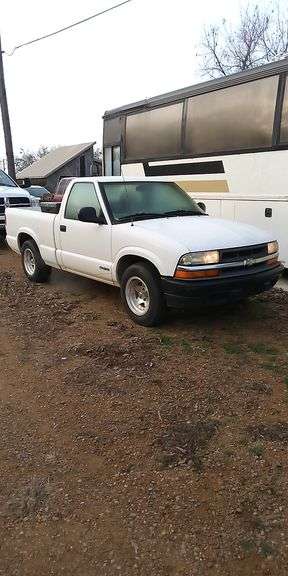 White Chevrolet S10 Pickup Truck image